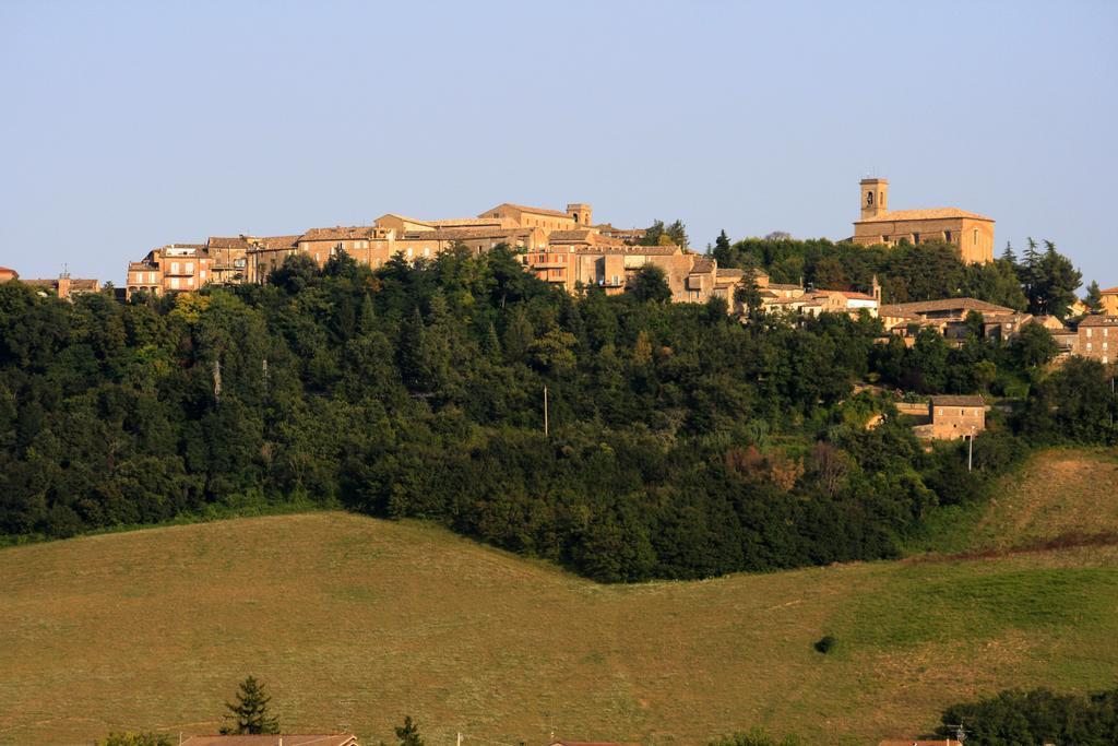 Отель Agriturismo Fara Montegiorgio Экстерьер фото