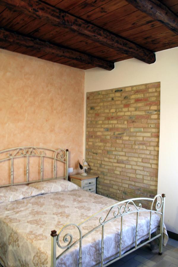 Отель Agriturismo Fara Montegiorgio Номер фото